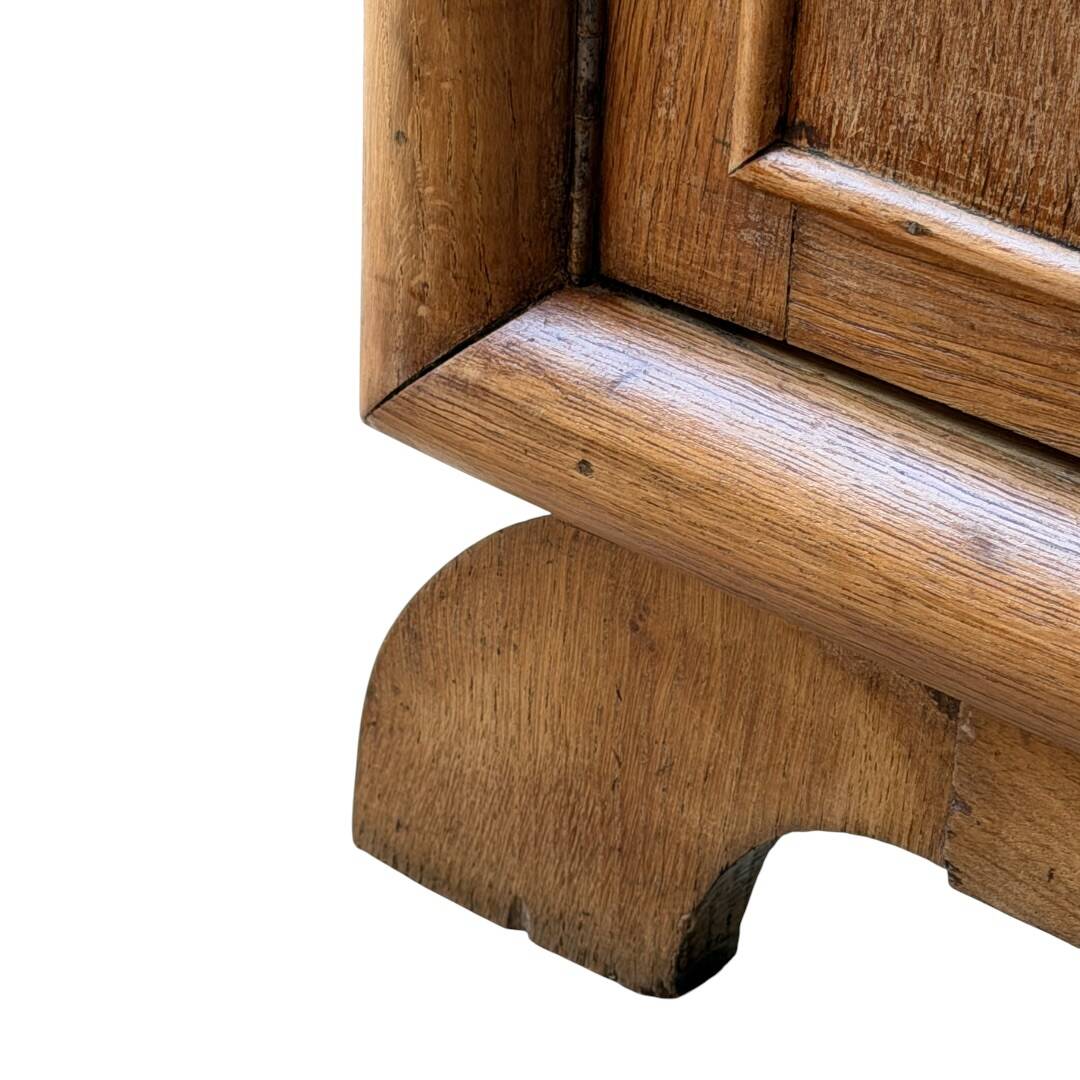 Commode asymétrique art déco chêne brut rénovée