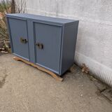Buffet peint en bleu-gris