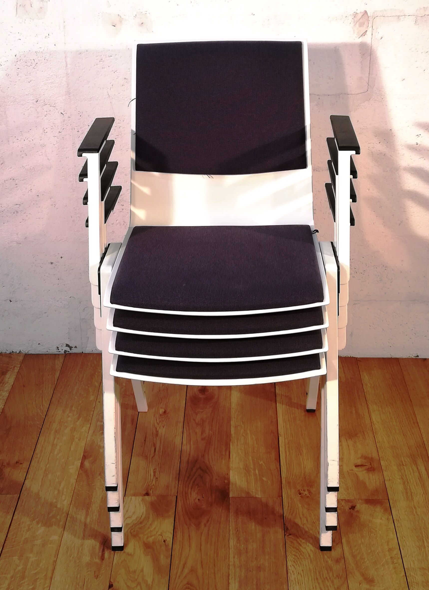 Publica visitor chair