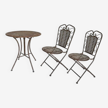 folding garden furniture in patinated iron