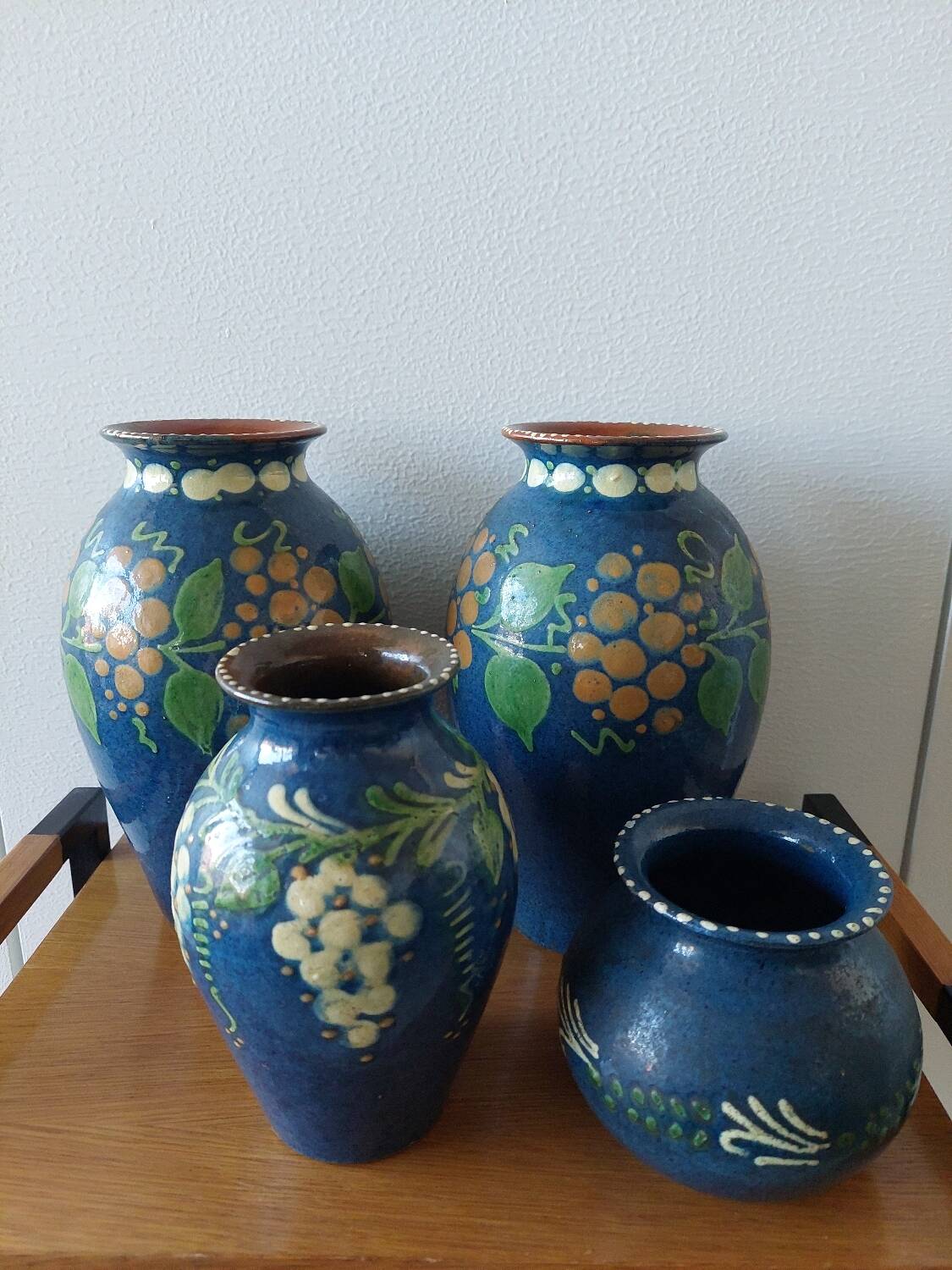 Pair of Primavera vases in blue ceramic with plant decoration 1920-1930