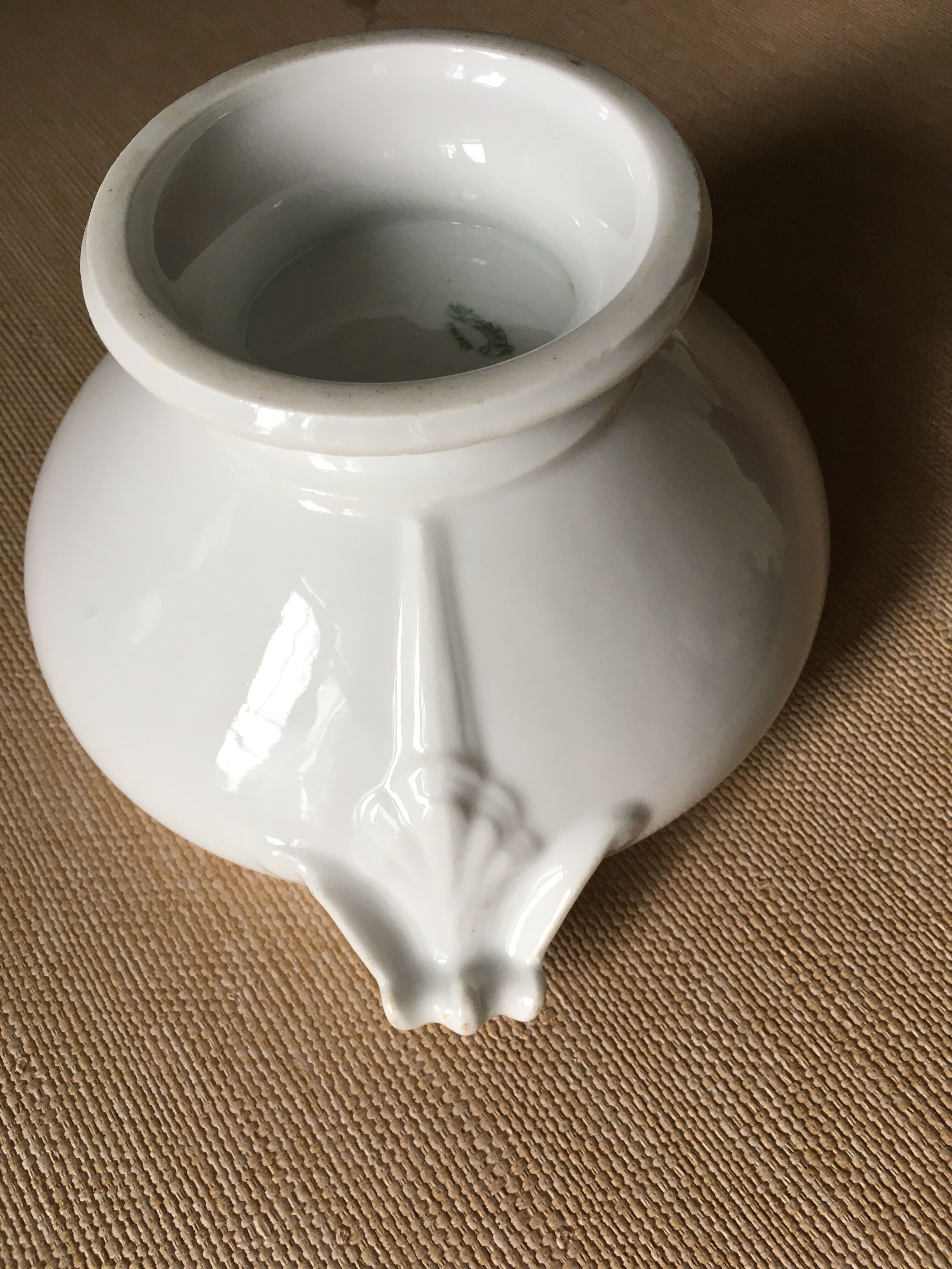 White broth bowl and salad bowl