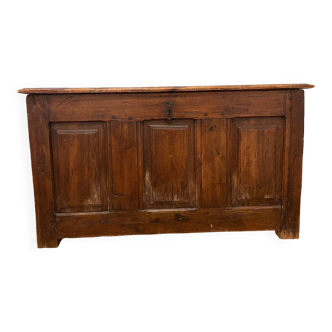 17th-century solid oak chest