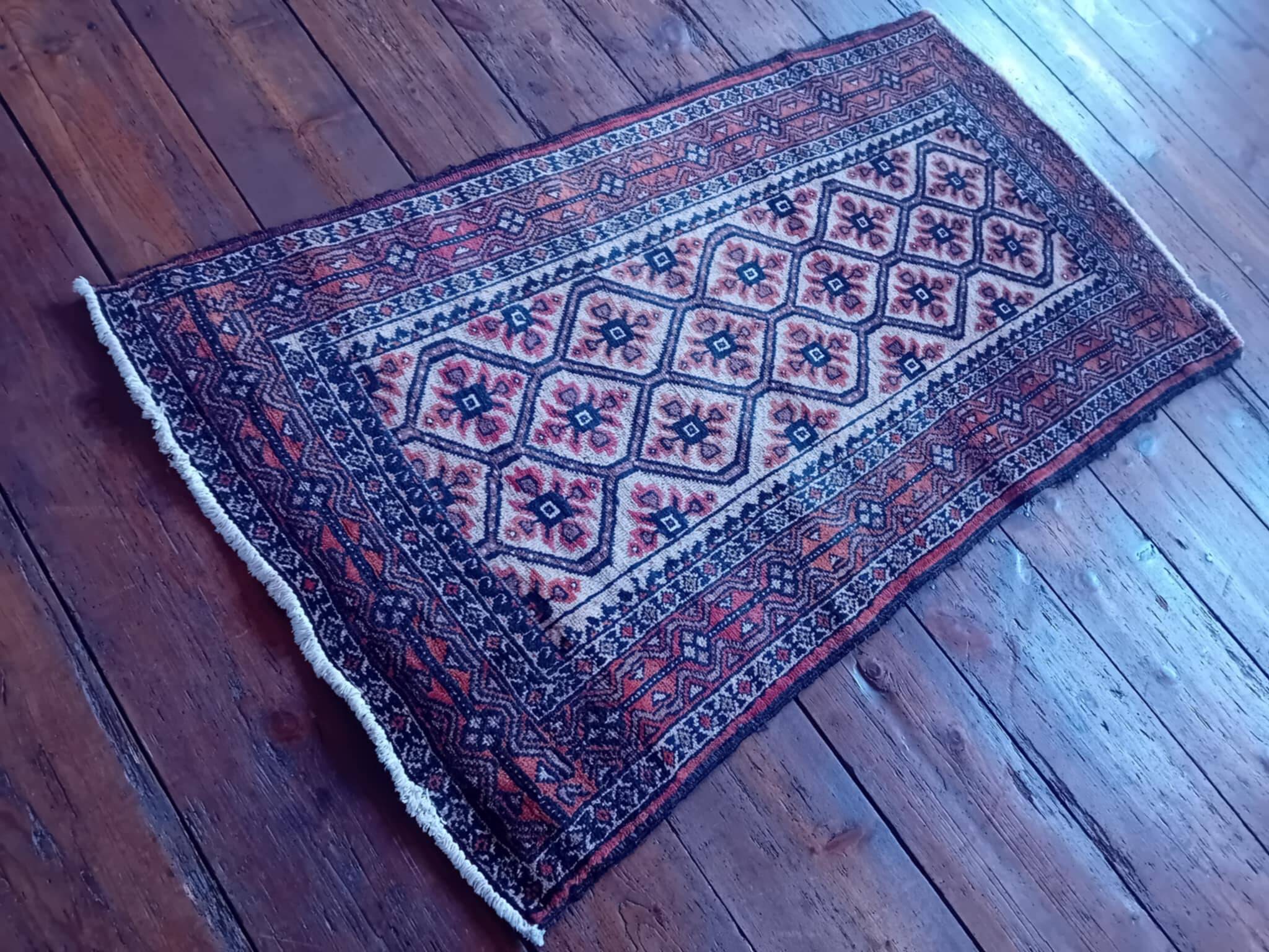 Handmade Persian Beluch Rug 144x77cm