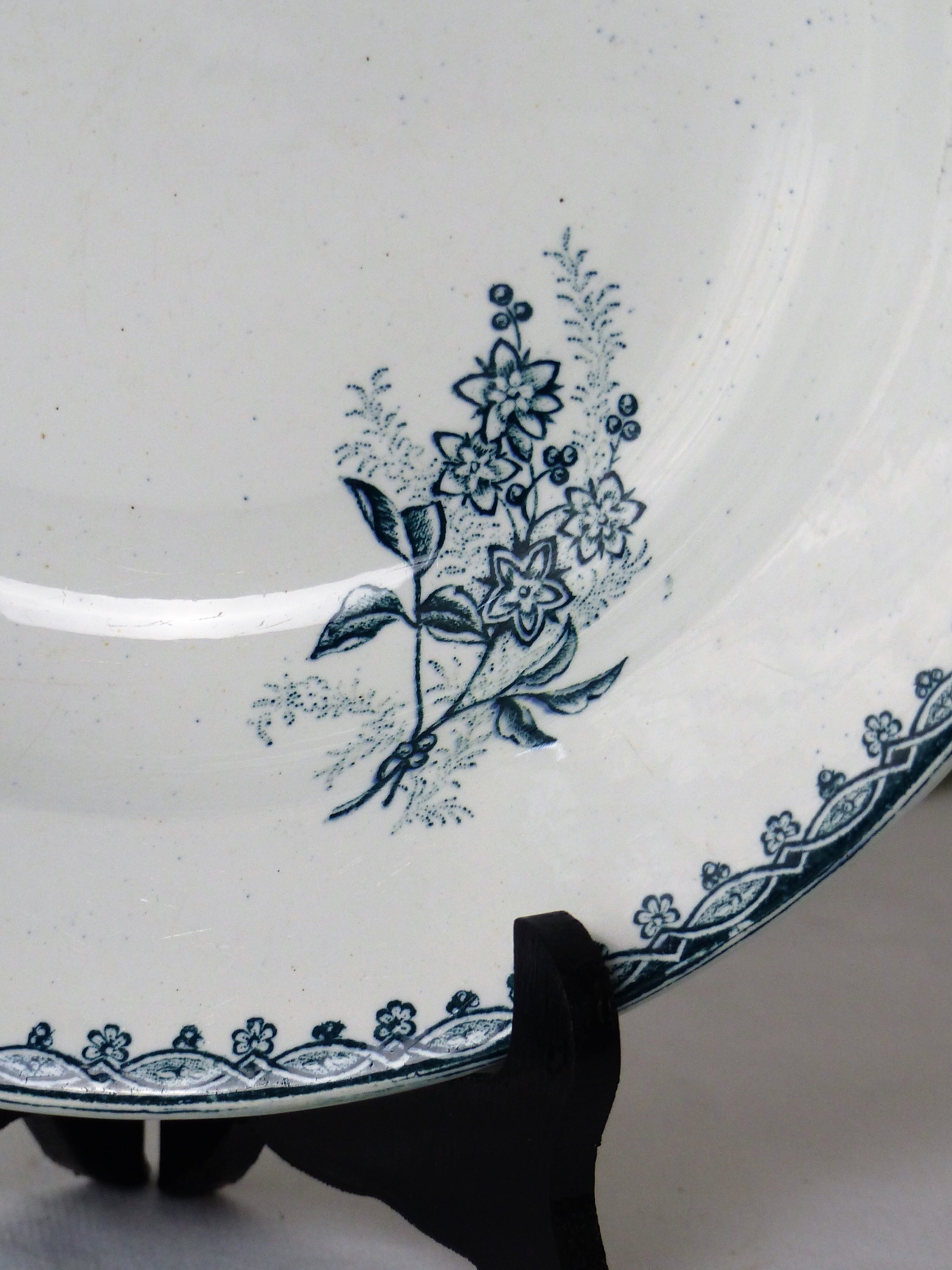 Deep service dish iron earth