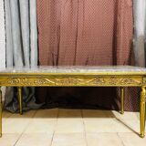 Table basse style Louis XVI – Marbre et structure bronze dorée