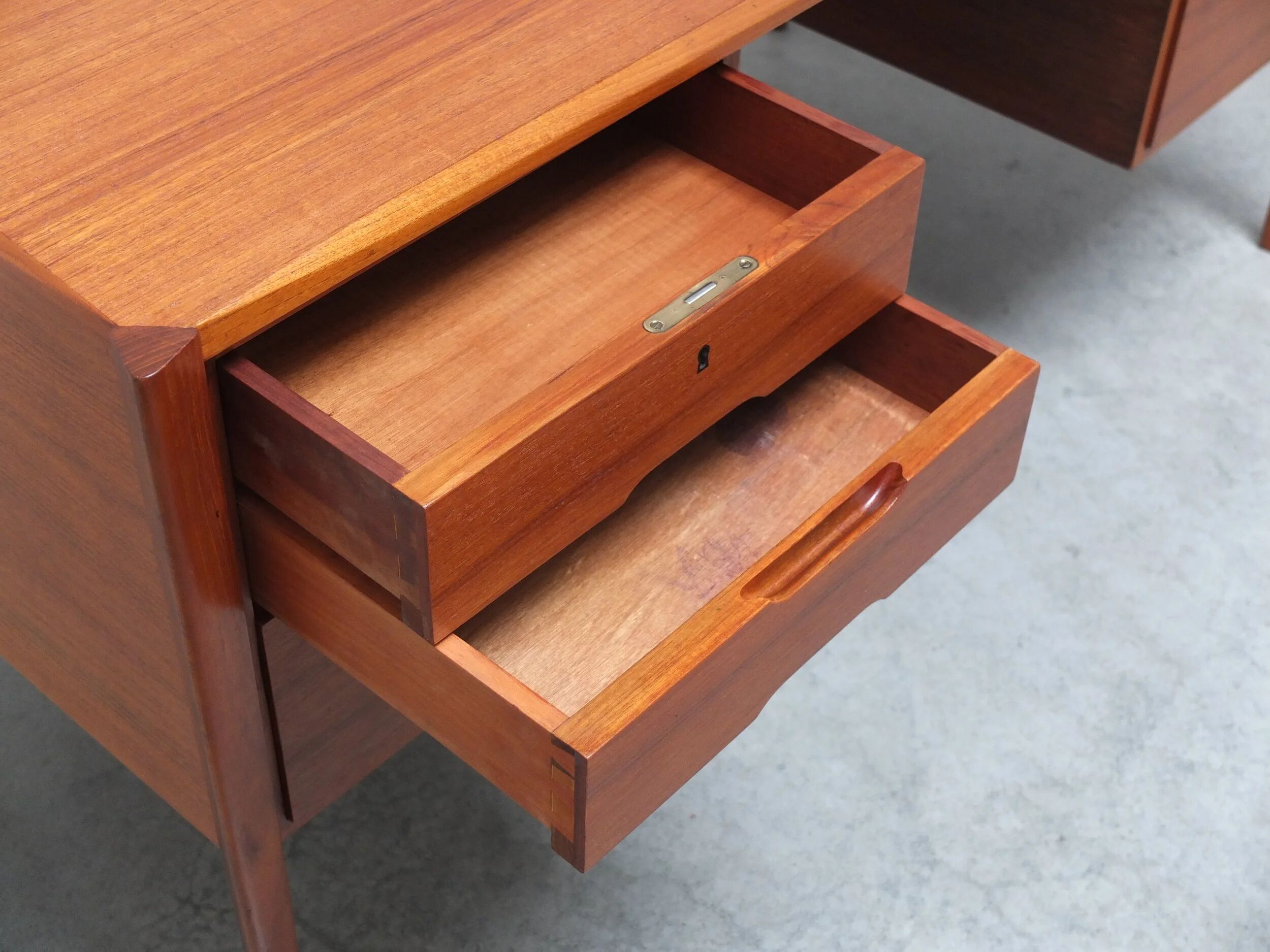 Freestanding desk with Bookshelf by Wilhelm Renz, 1960s