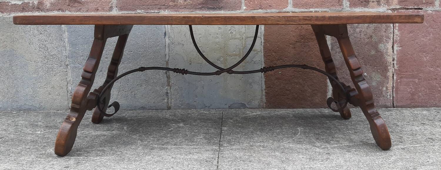 Spanish table with oak lyre legs (19th century)