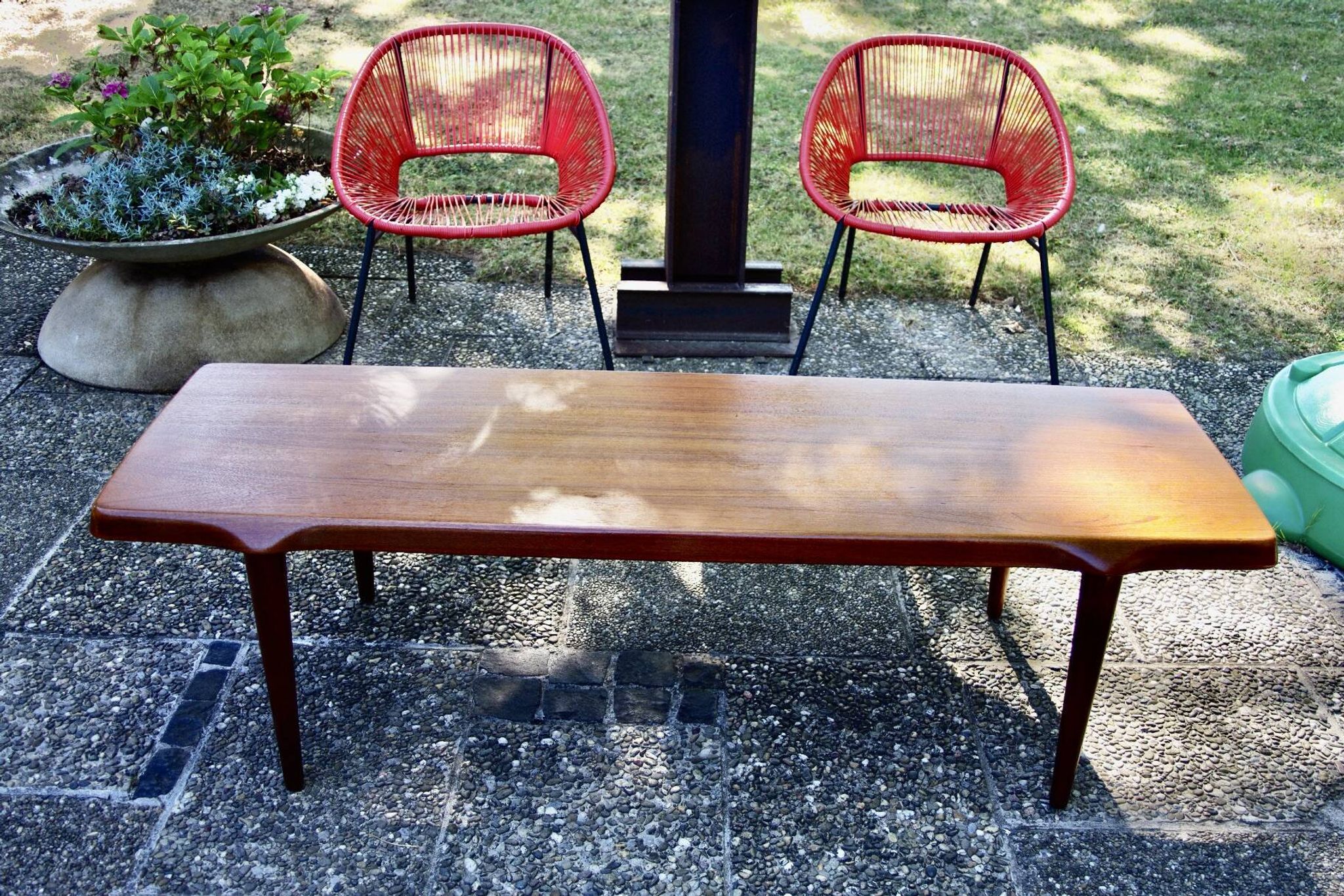 Table basse vintage revtangulaire en teck massif de john boné danemark 1960