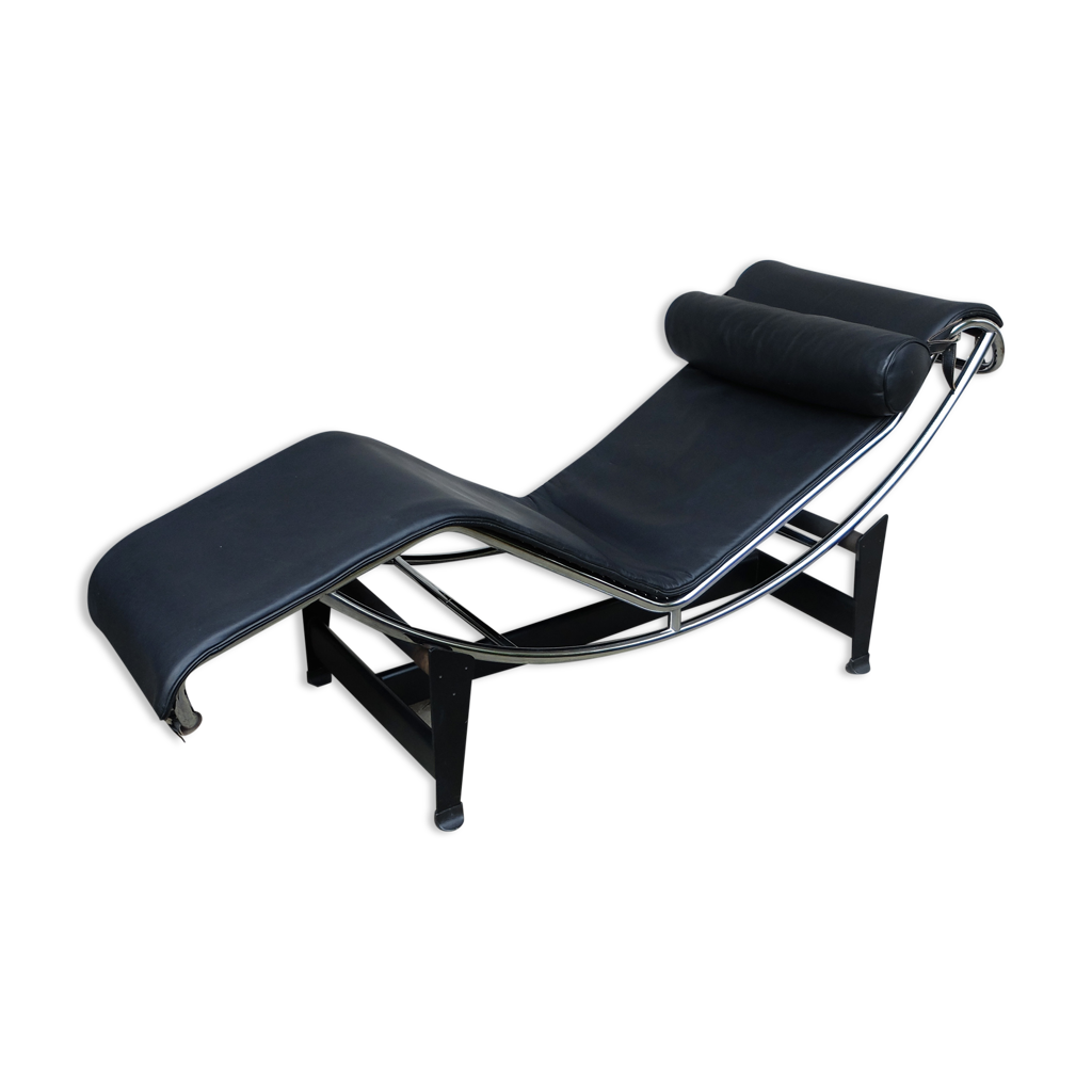 Chaise longue LC4 Cassina par Charlotte Perriand, Le Corbusier et