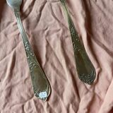2 utensils
