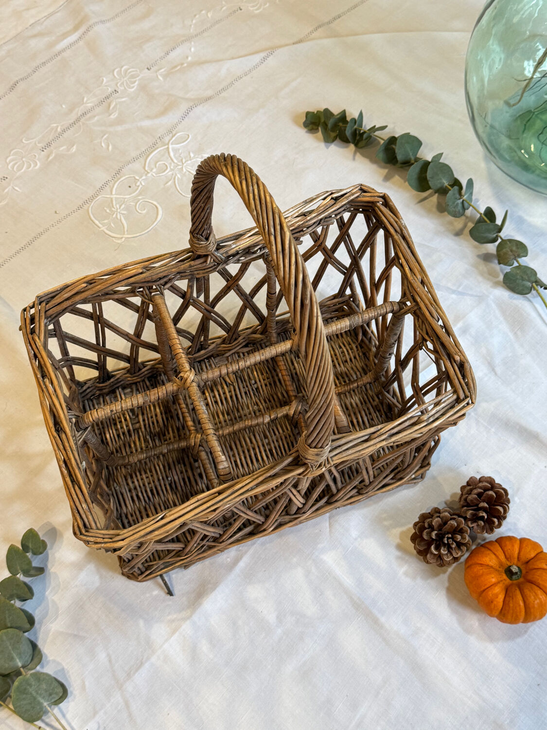 Vintage bottle carrier basket