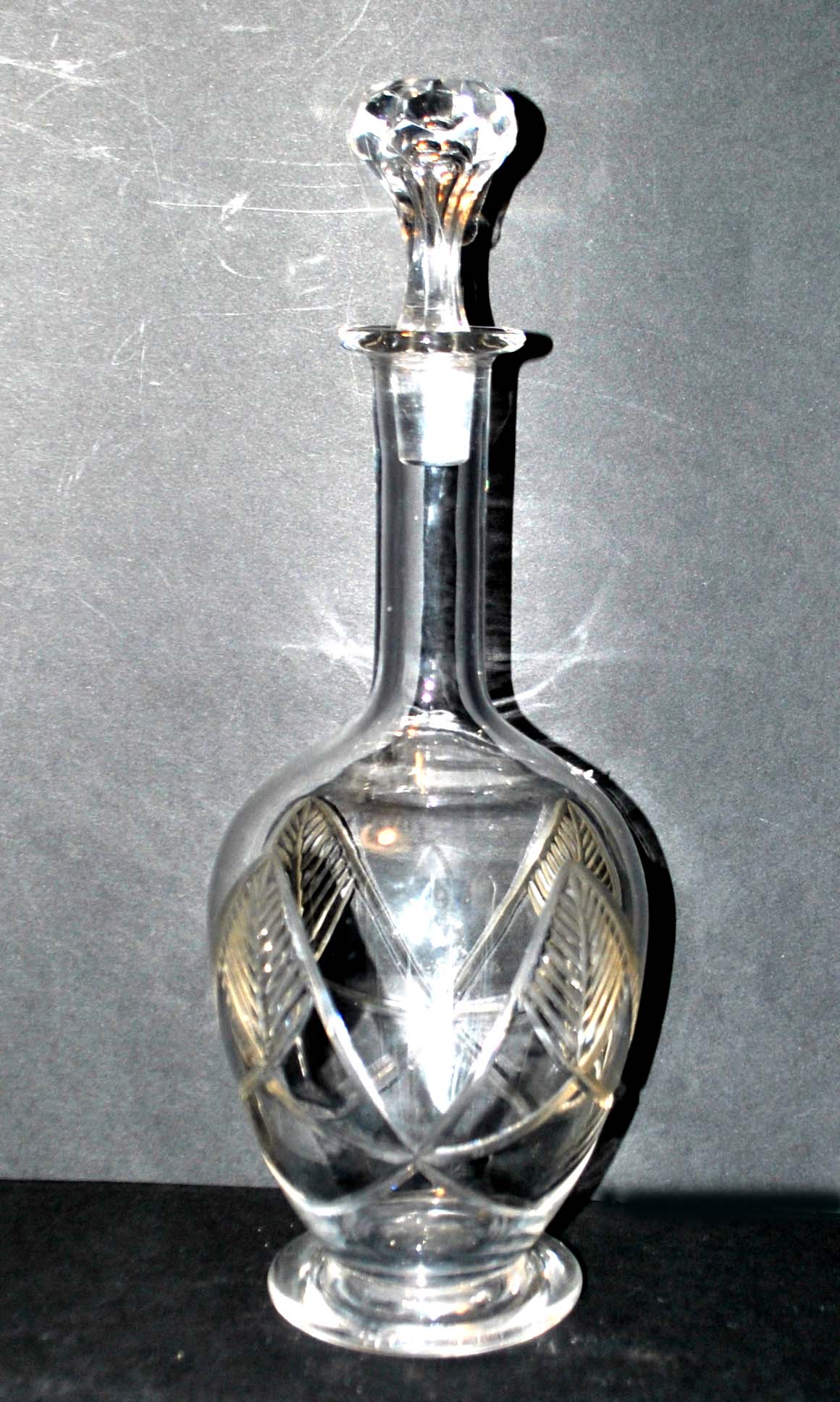 Baccarat crystal decanter aswan art deco model 1930 cut feather sheets