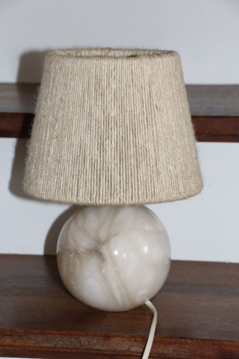 Alabaster ball lamp foot with rope lampshade
