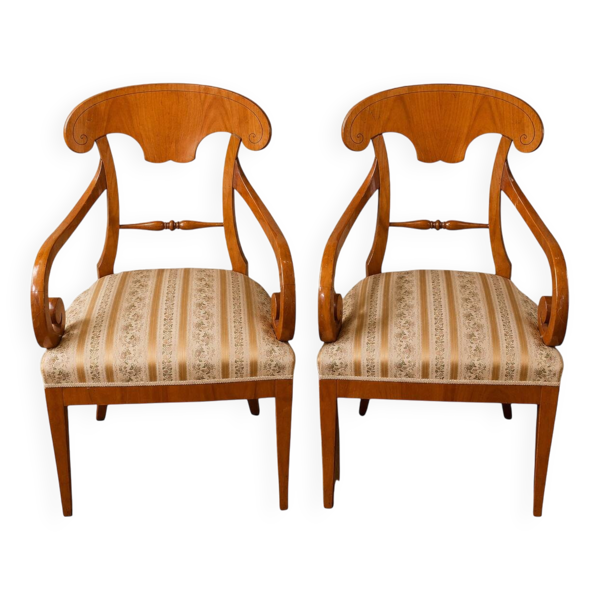 Paire de fauteuils d'époque Biedermeier en bois clair – XIXe siècle