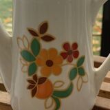 Dinette en porcelaine pour poupées composee d une cafetière, tasses et soucoupes, vintage