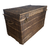 Wicker travel trunk