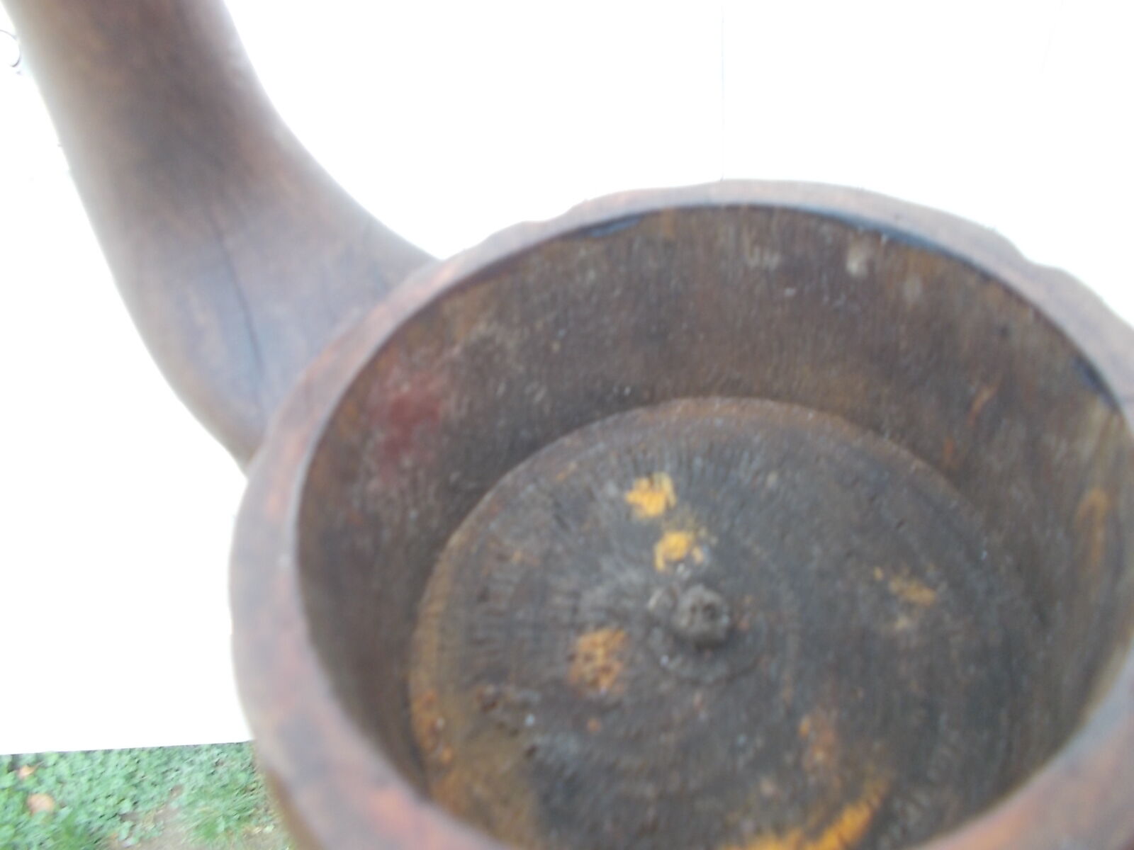 Ashtray on wooden legs