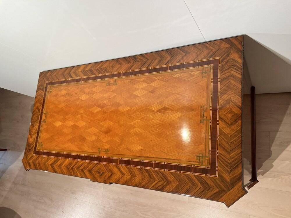 Austrian Louis XVI Commode in Walnut Veneer with Inlays and Gold Plate, 1790s