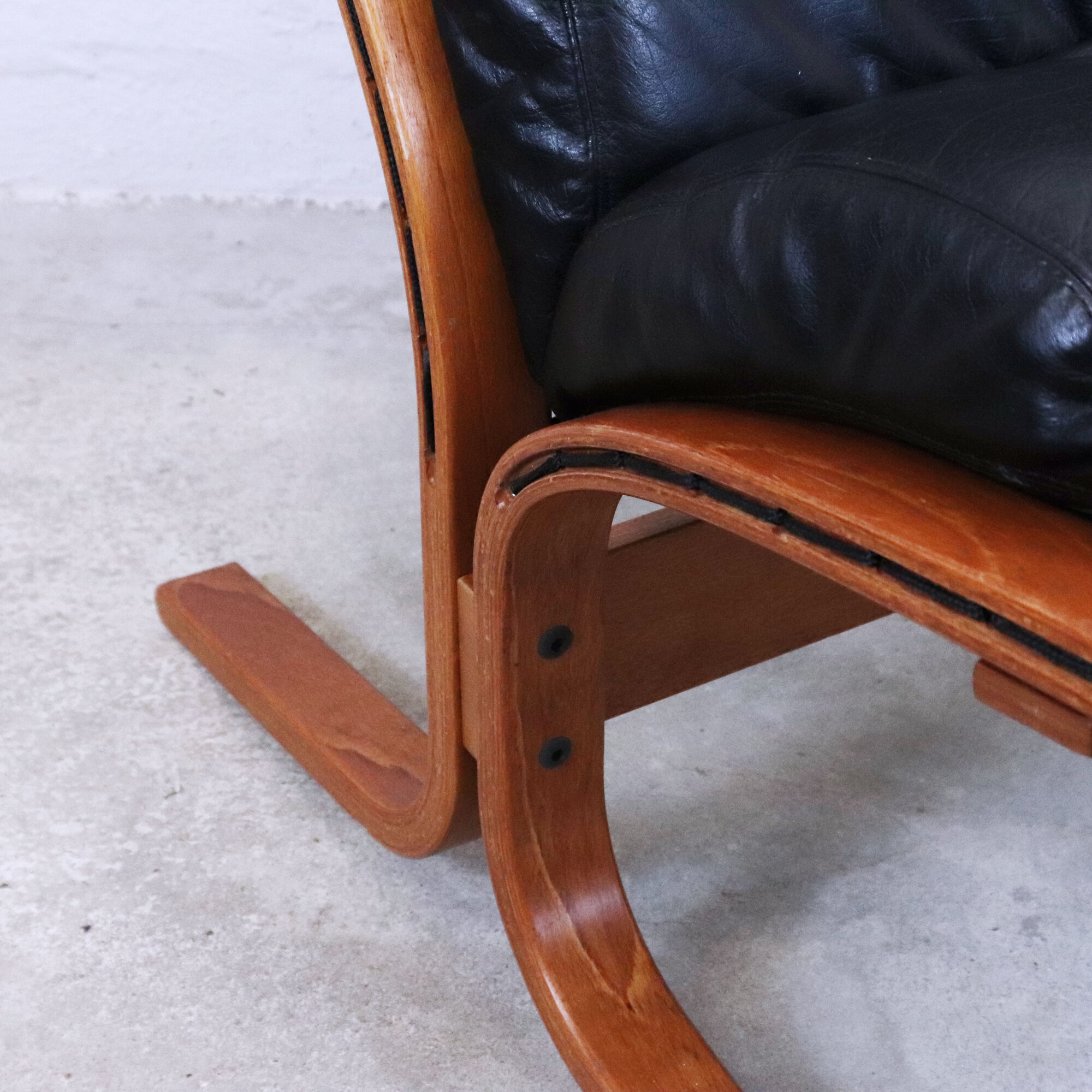 Siesta leather armchairs, Ingmar Relling, Norway, 1960