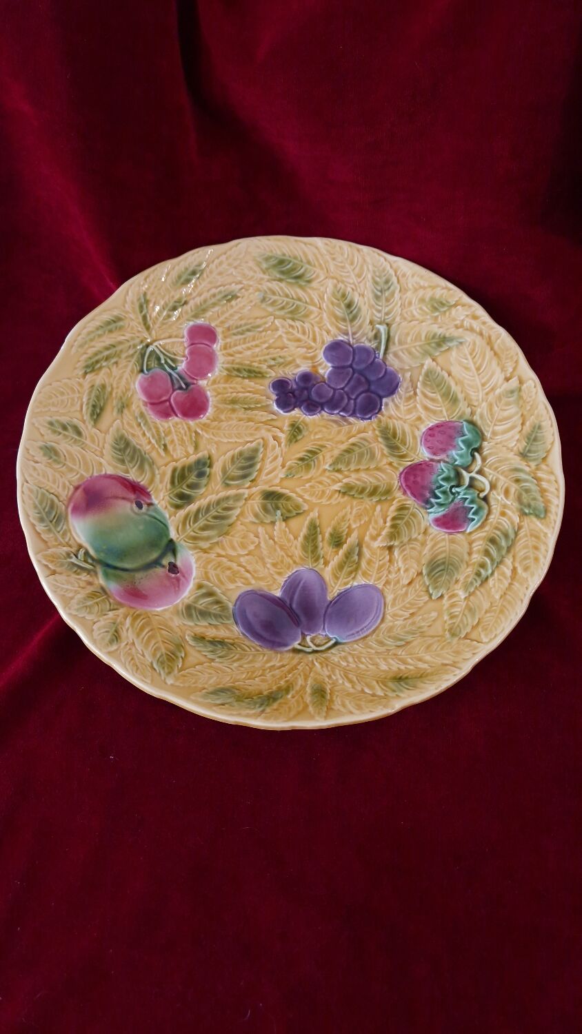 Sarreguemines round slip dish