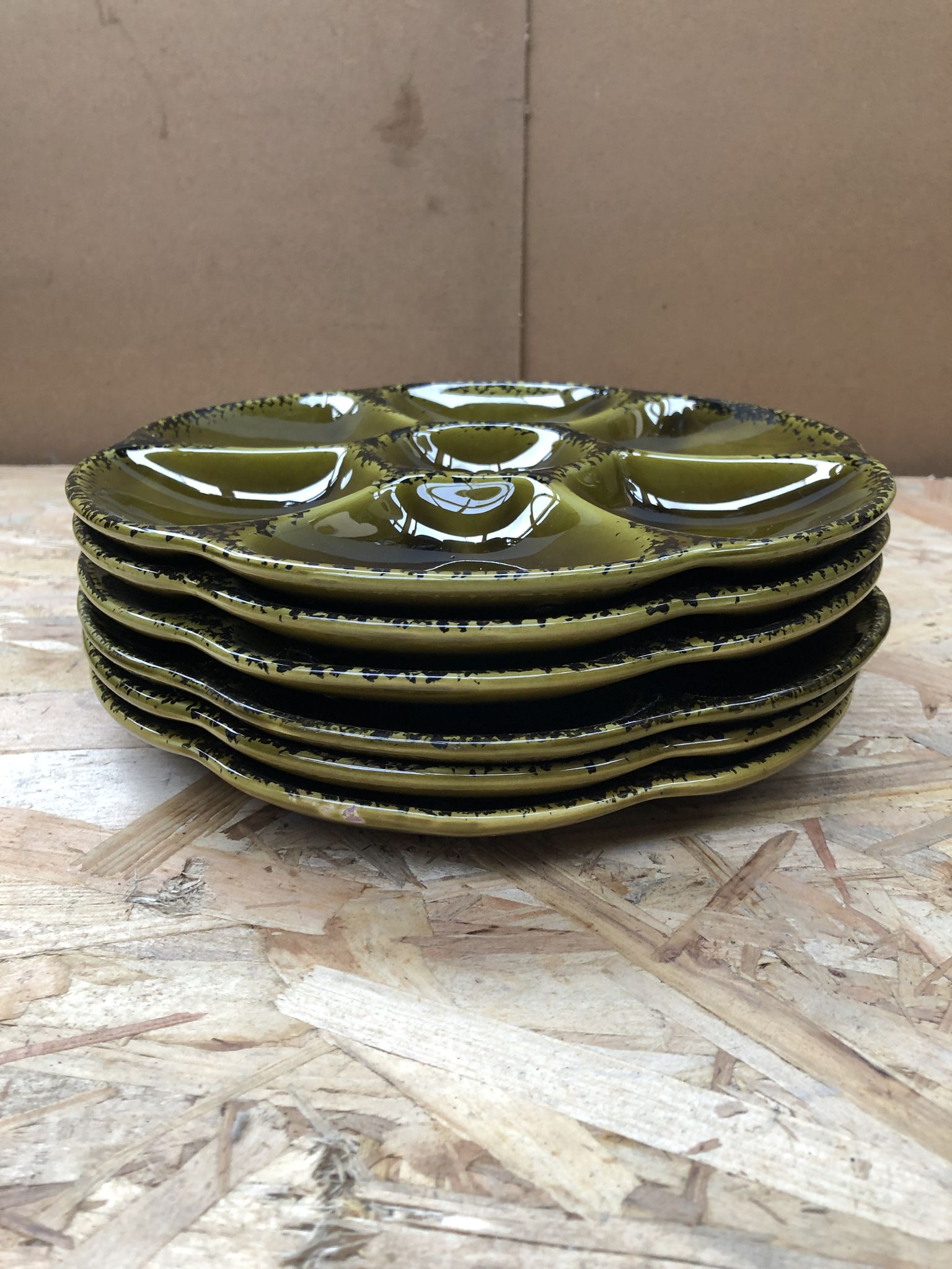 Set of 6 old vintage green ceramic Gien oyster plates
