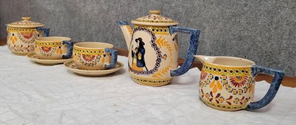 Service a café tete a tete Vintage Henriot Quimper vers 1970