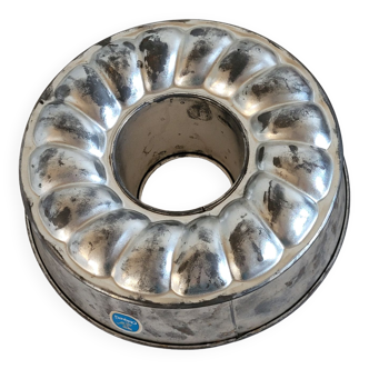 Cake mold