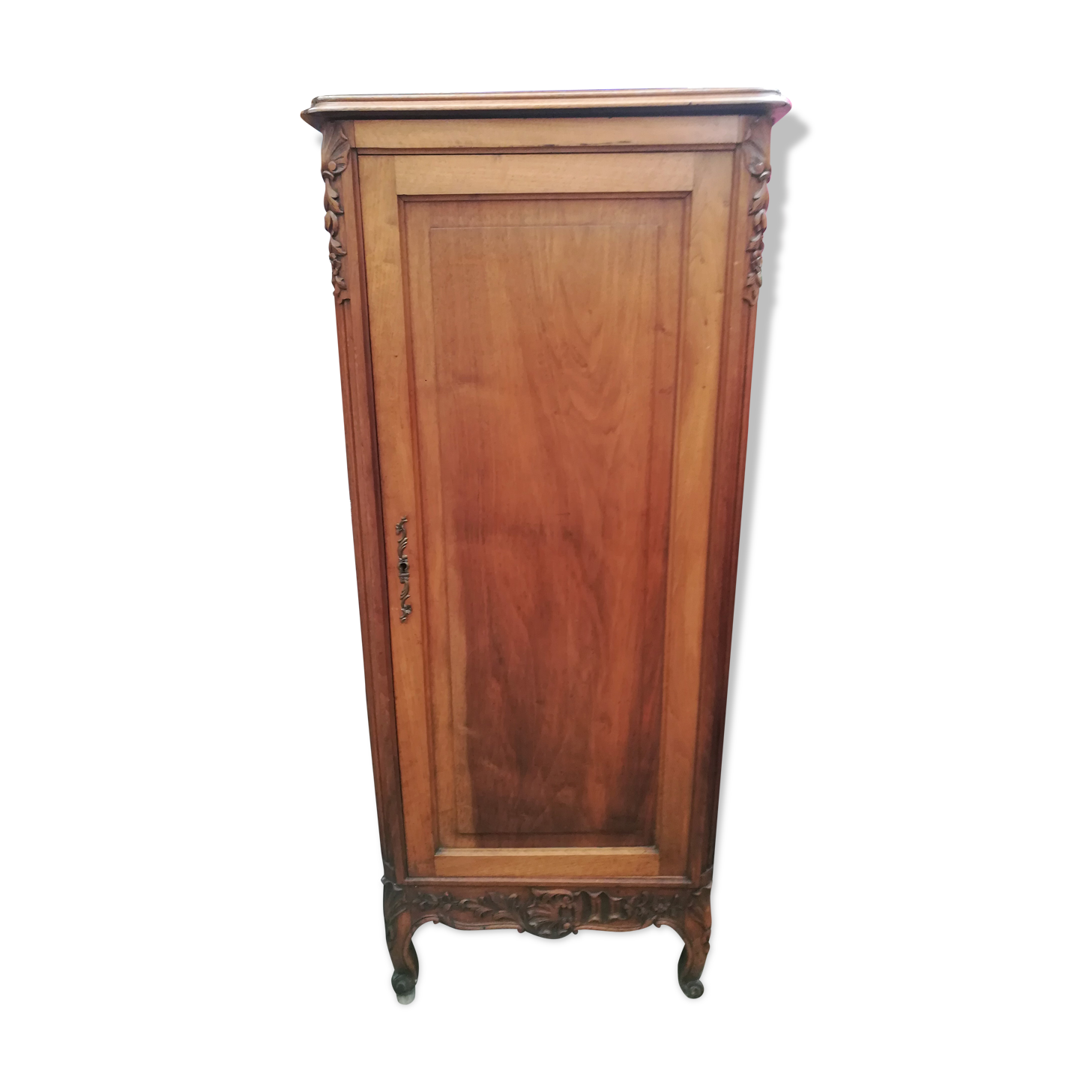 Small cupboard style Louis XV Walnut