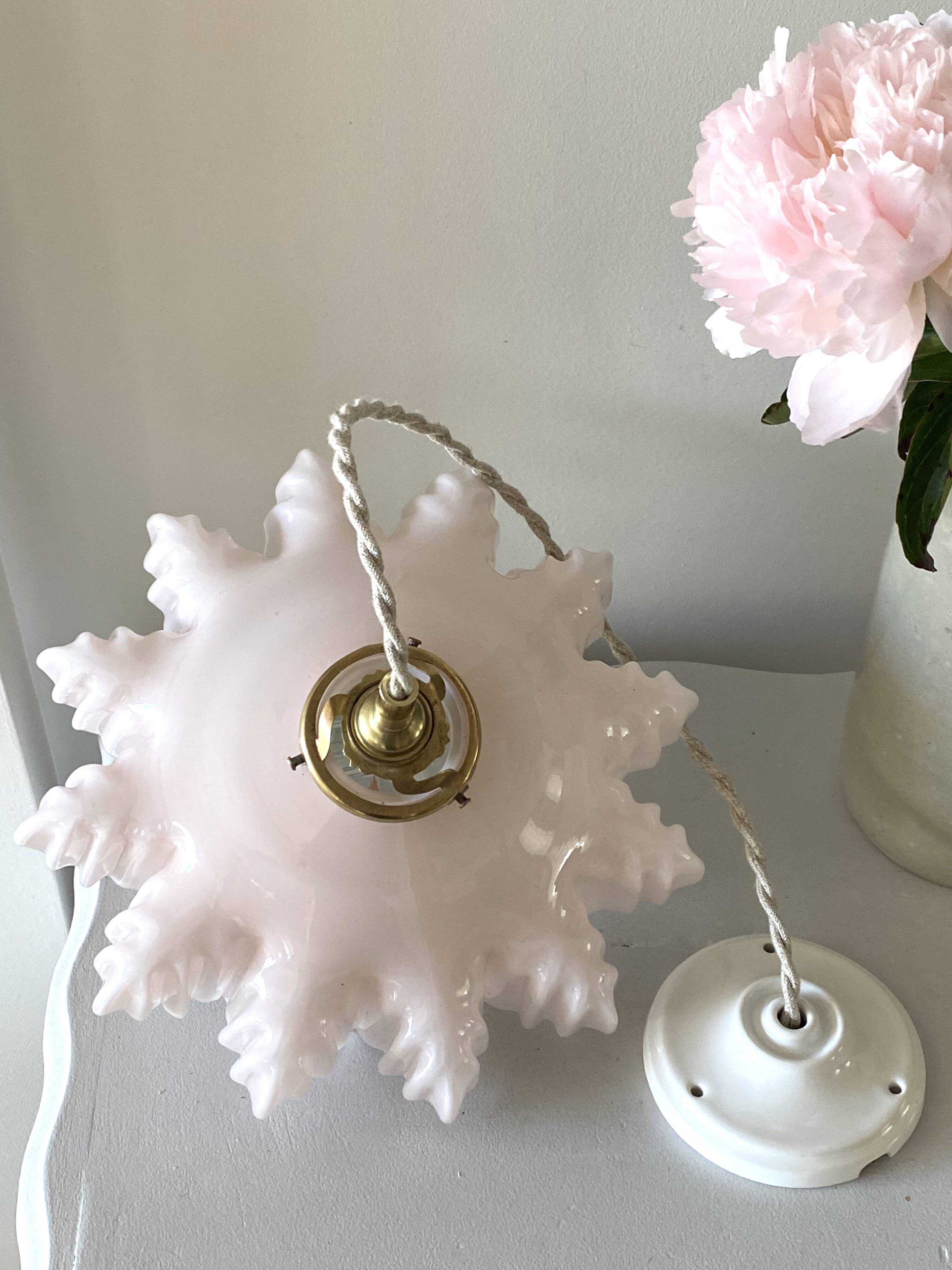 “Frou frou” pendant light