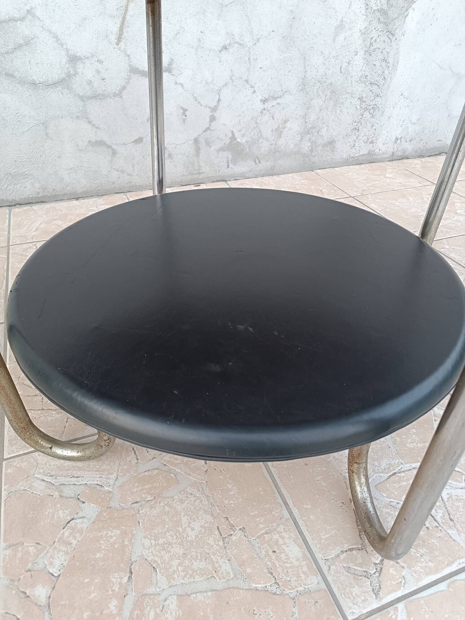 Table basse métal chrome et skaï 1950s