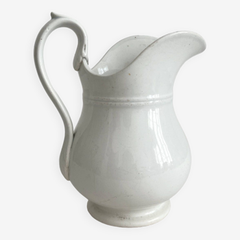 Old white pitcher pitcher iron earth Creil and Montereau