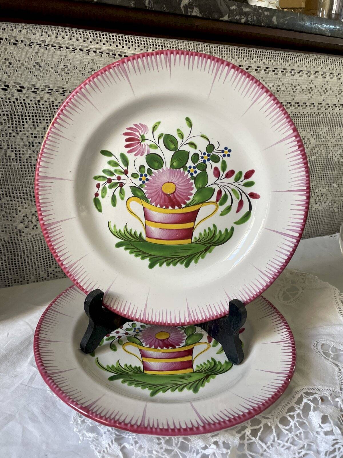 2 antique decorative plates Les Islettes