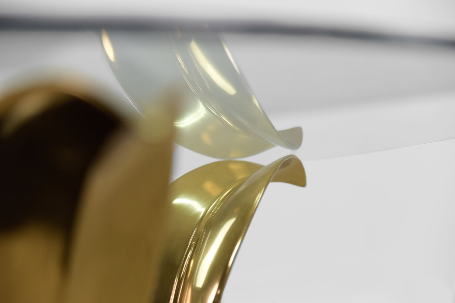 Vintage Glamour Hollywood Regency Glass & Brass Palm Leaf Cocktail Coffee Table, 1970s