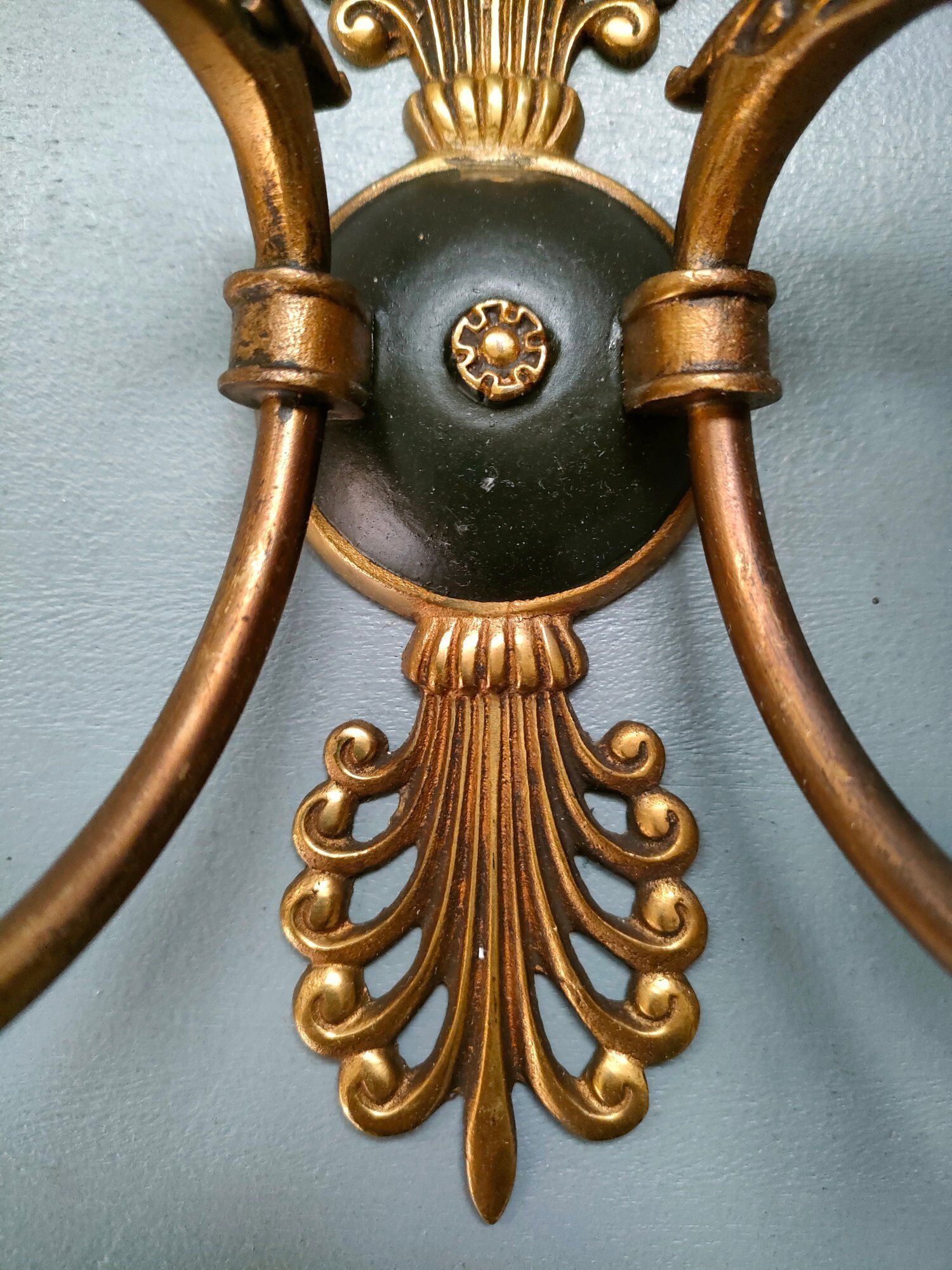 Pair of Empire eagle's head sconces in Palmettes 1900/1920