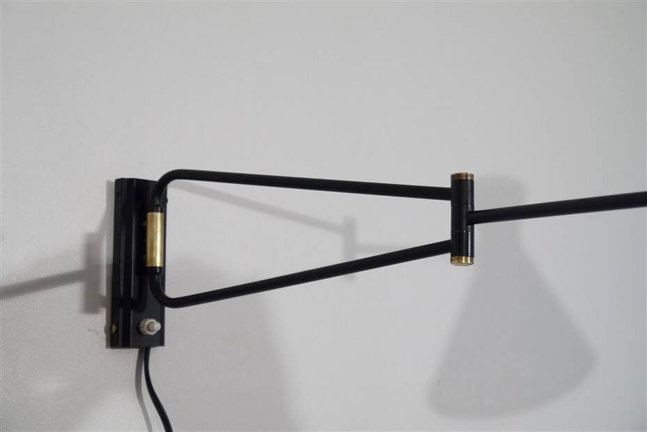 Lunel wall light with gallows design Rene Mathieu 1950
