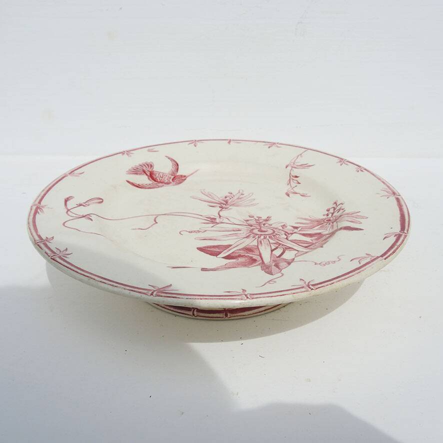 Vintage ceramic pie dish on a stand from Gien – hummingbird design.