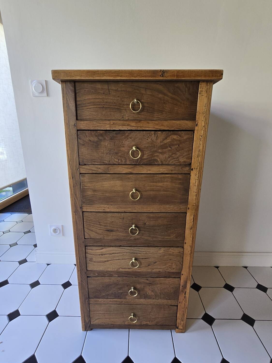 Solid oak chest of drawers