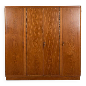 Armoire à trois corps