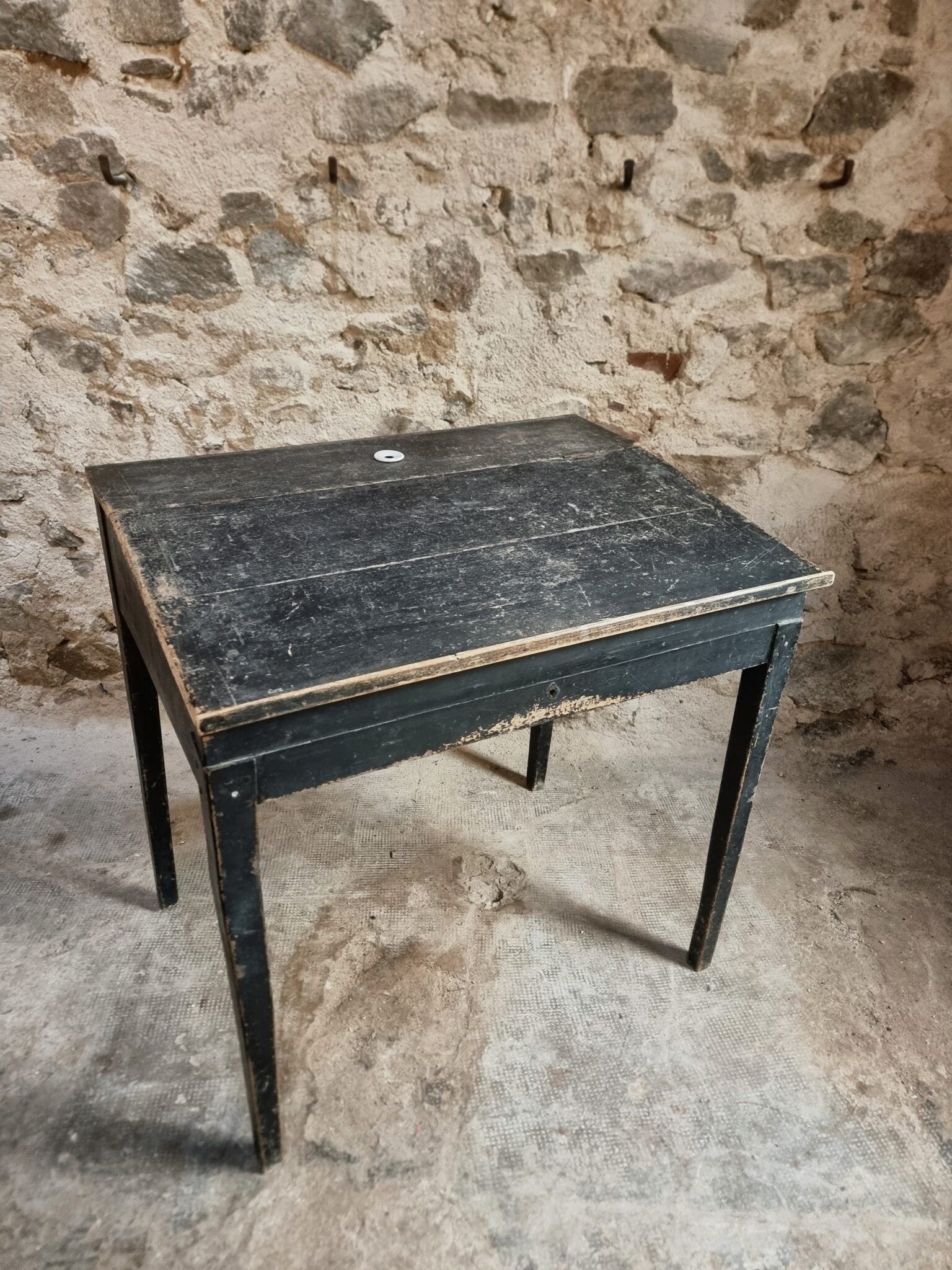 Bureau d'école français ancien, bureau d'écriture noir, bureau à abattant, vers 1900