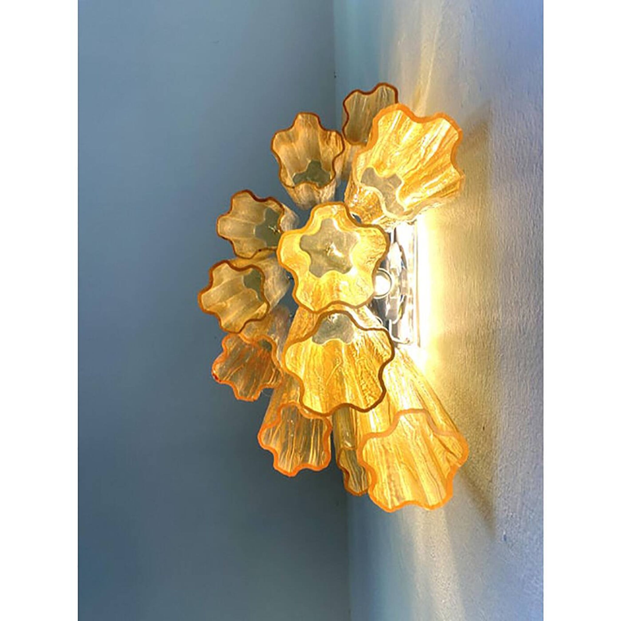 Applique murale contemporaine bicolore ambre "Tronchi" dans le style Venini
