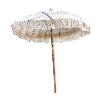 Crochet umbrella and teak foot