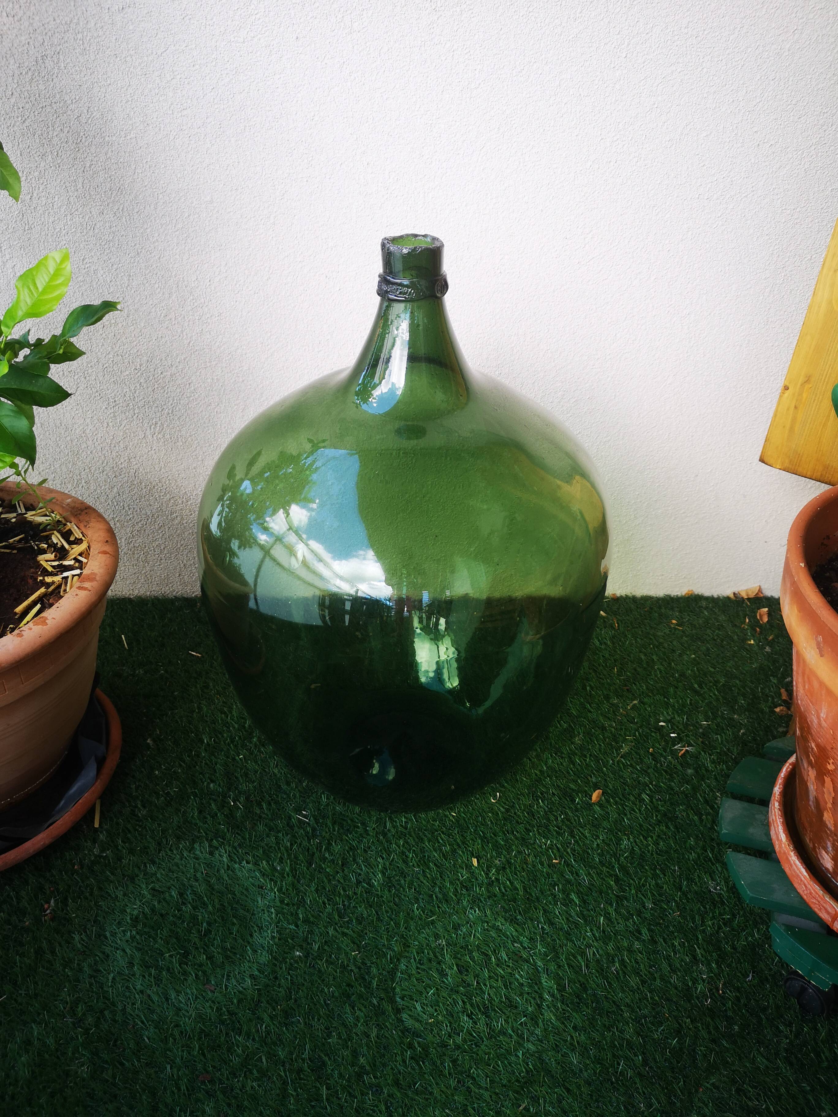 Lady Jeanne canister