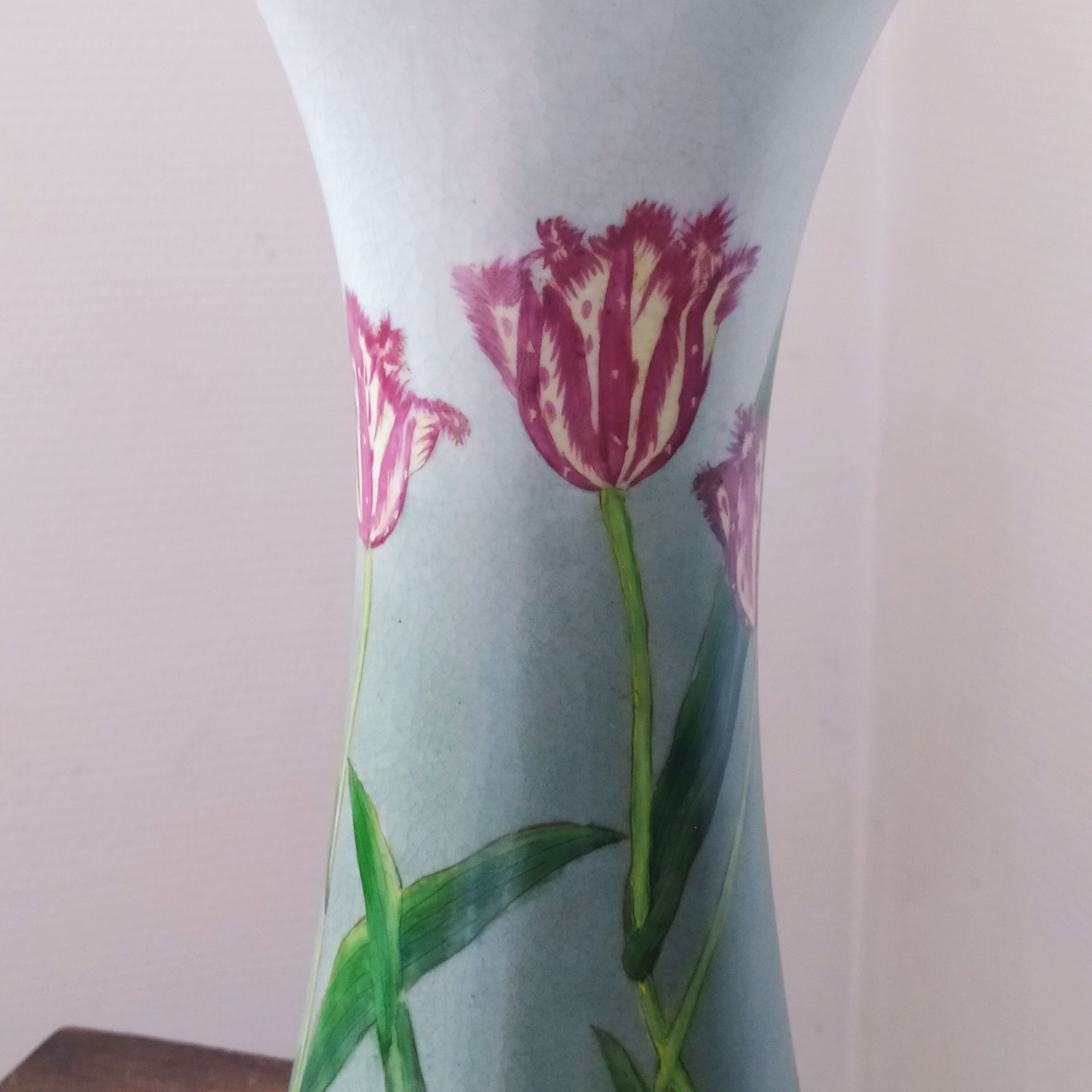 Art deco vase with tulip decoration