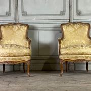 Pair of shepherdesses Louis XV style