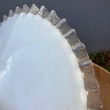 Opaline wafer with wavy edge