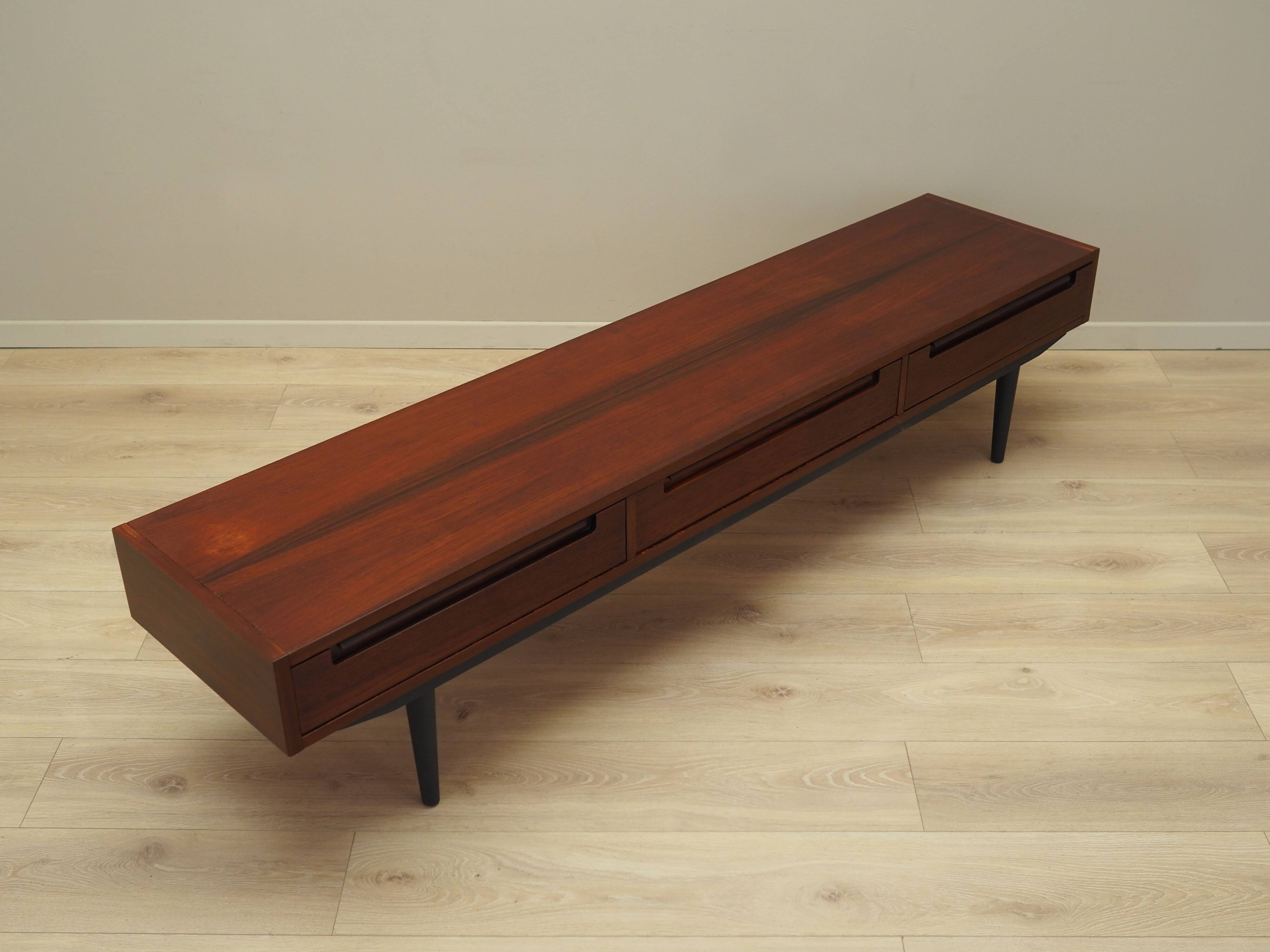 Lowboard en palissandre, design danois, années 1970, production : Danemark