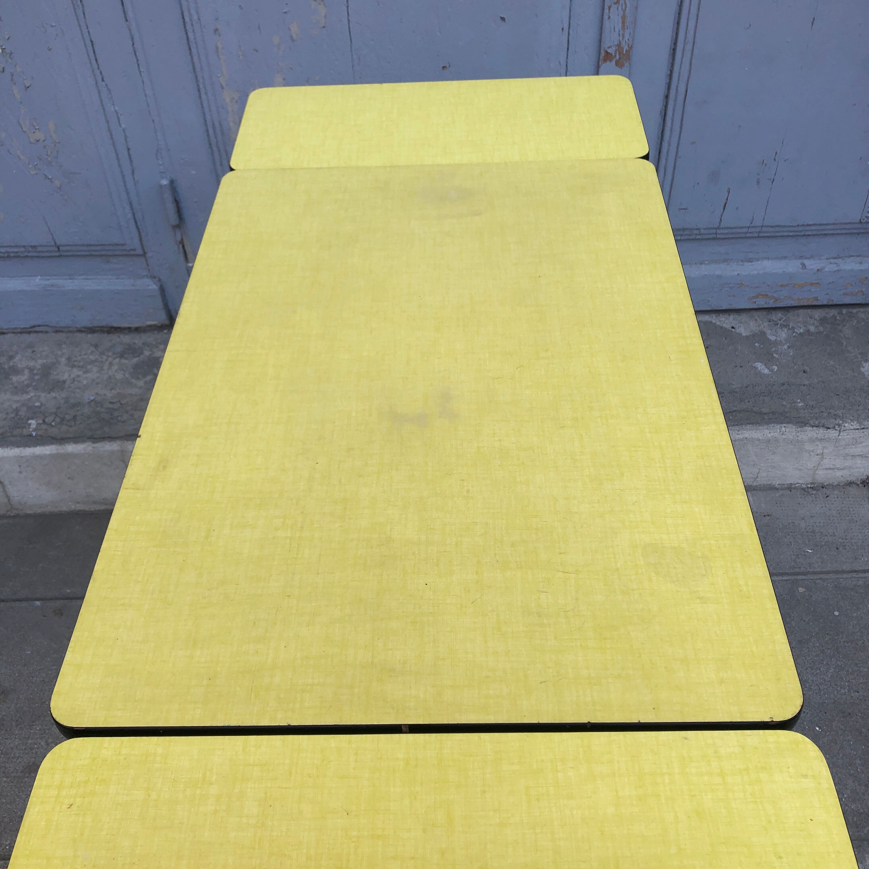 Table formica