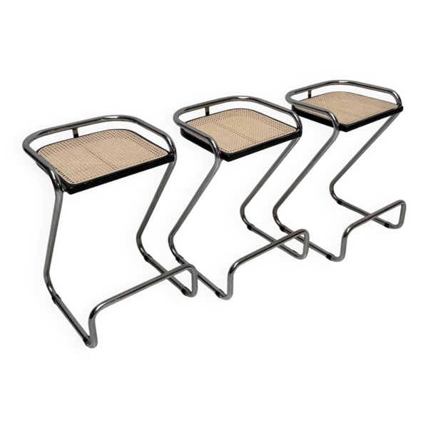 Ensemble de 3 tabourets de bar vintage italiens en osier et chrome des années 1970.