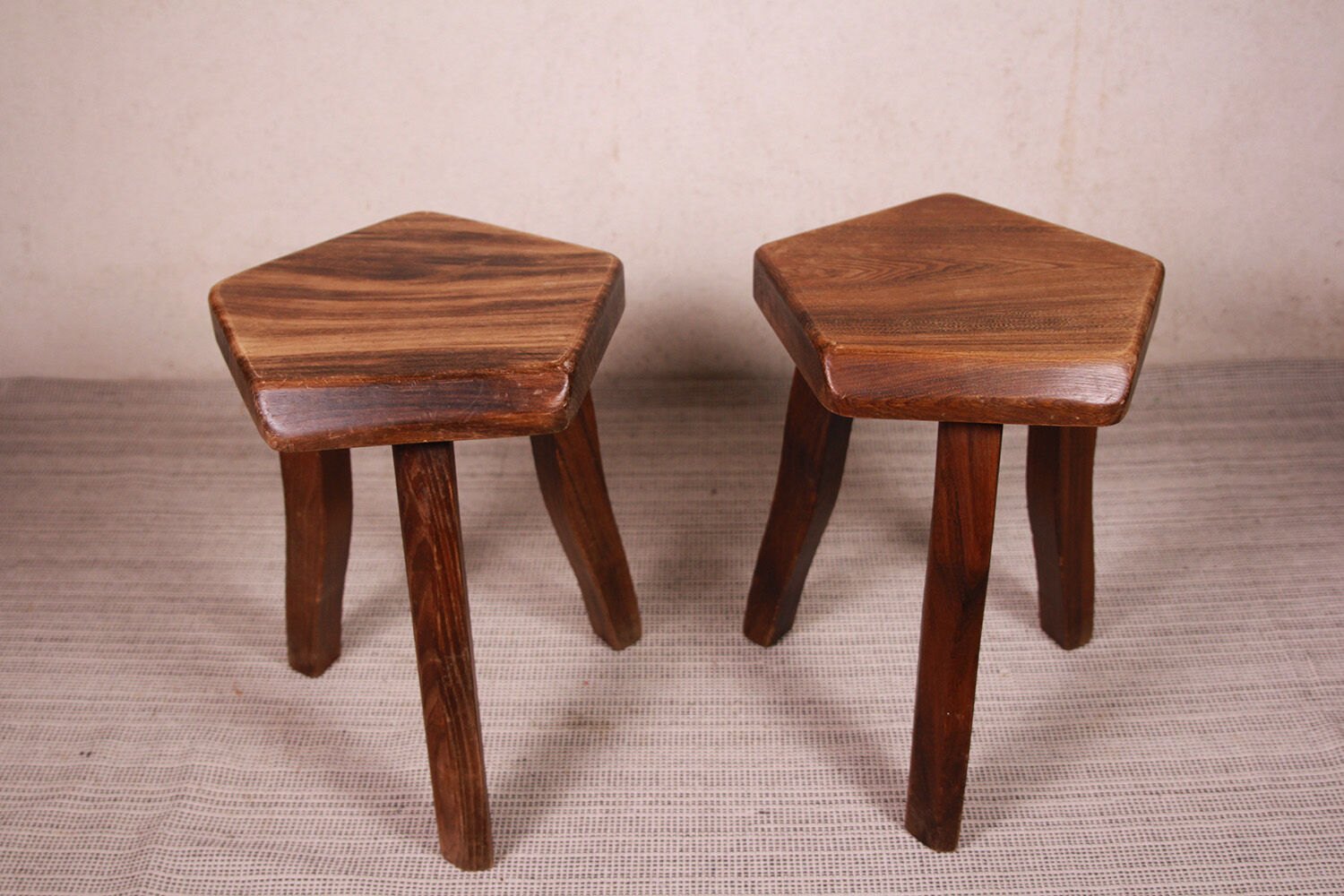 Octogonal stools
